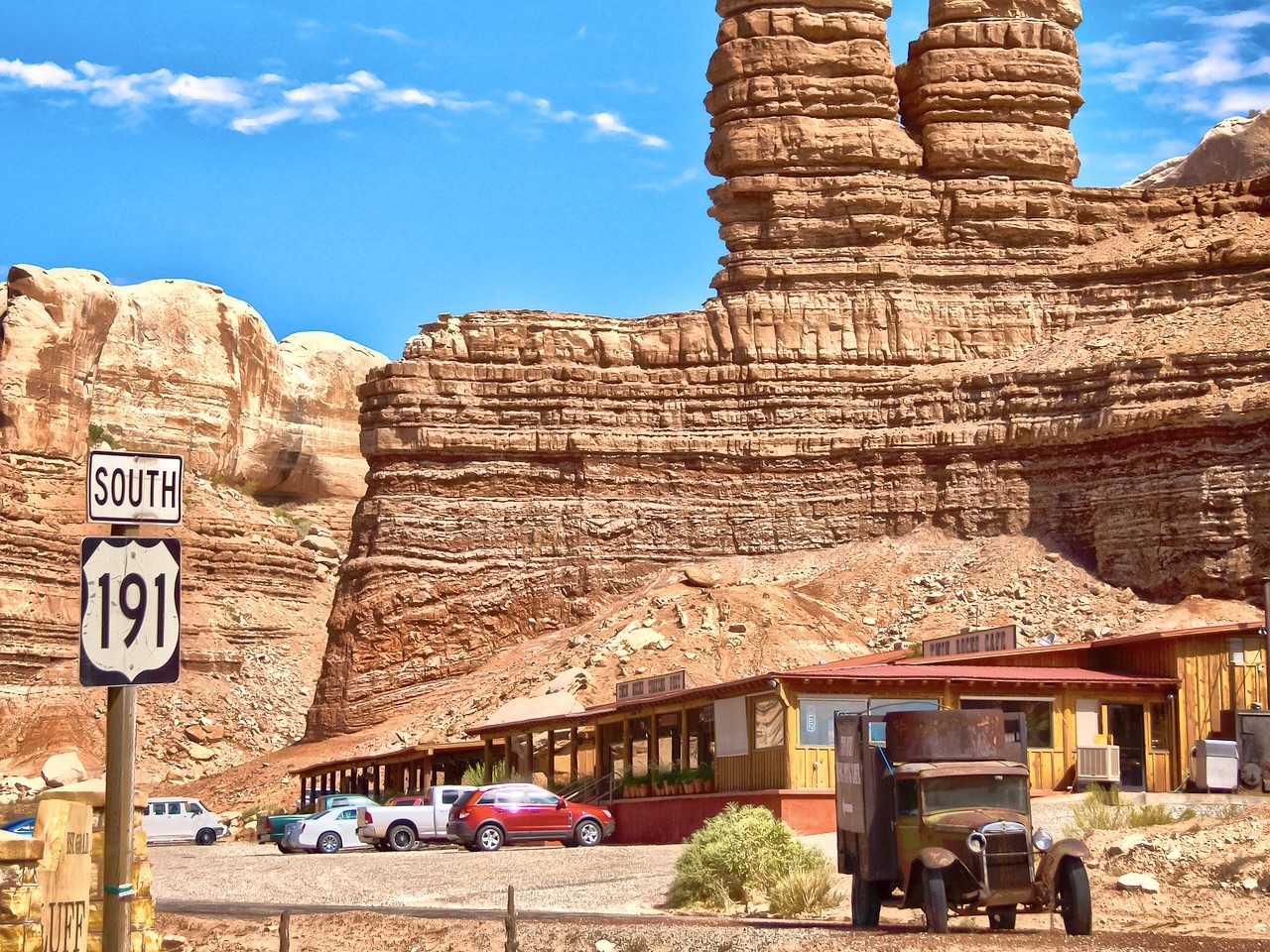 Twin Rocks Cafe Bluff Utah