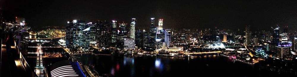 Sykline-Singapur-bei-Nacht