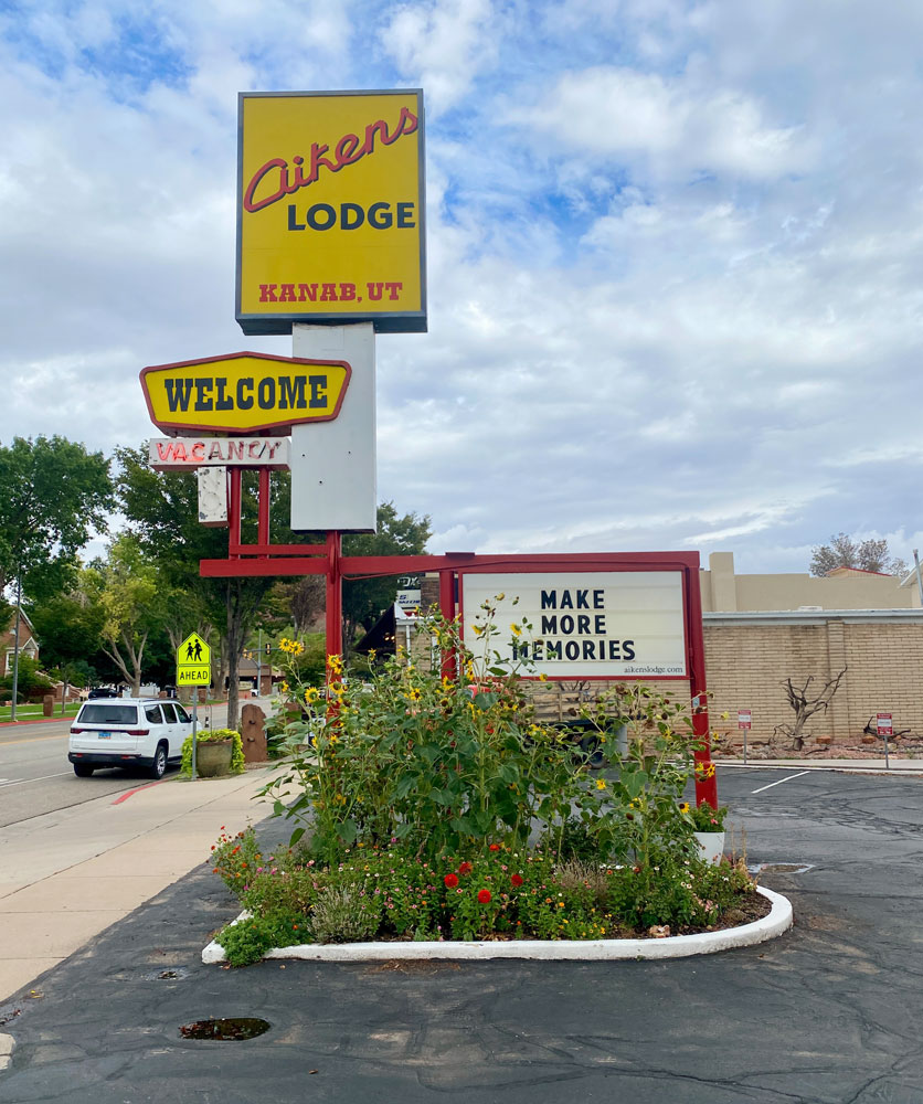 Aikens-Lodge-Sign